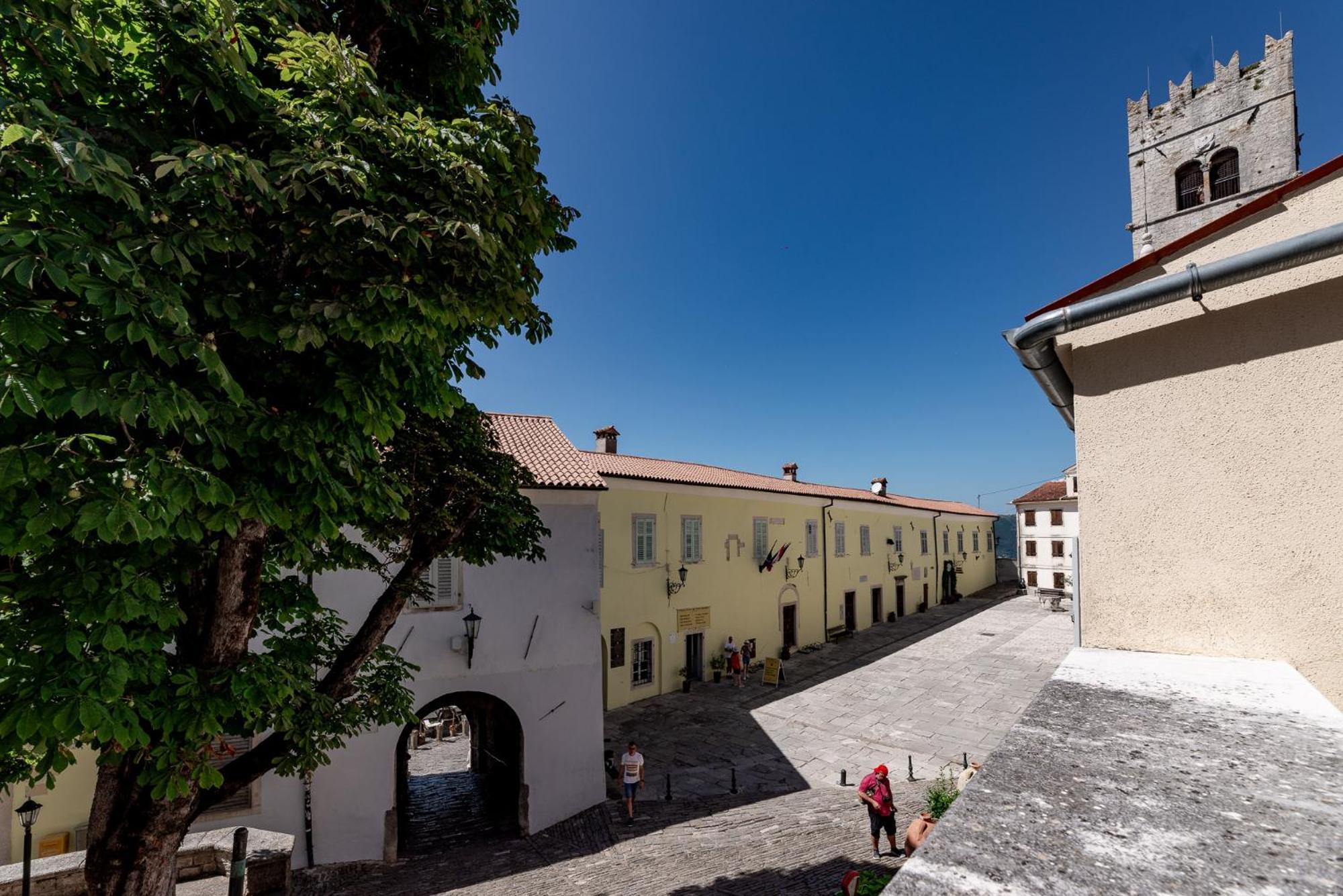 Boutique Hotel Kastel Motovun Exterior photo